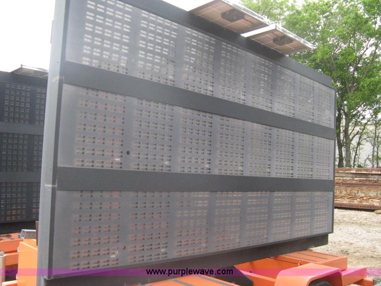 image for item A6296 2004 AMSIG CMS-T331 portable message board