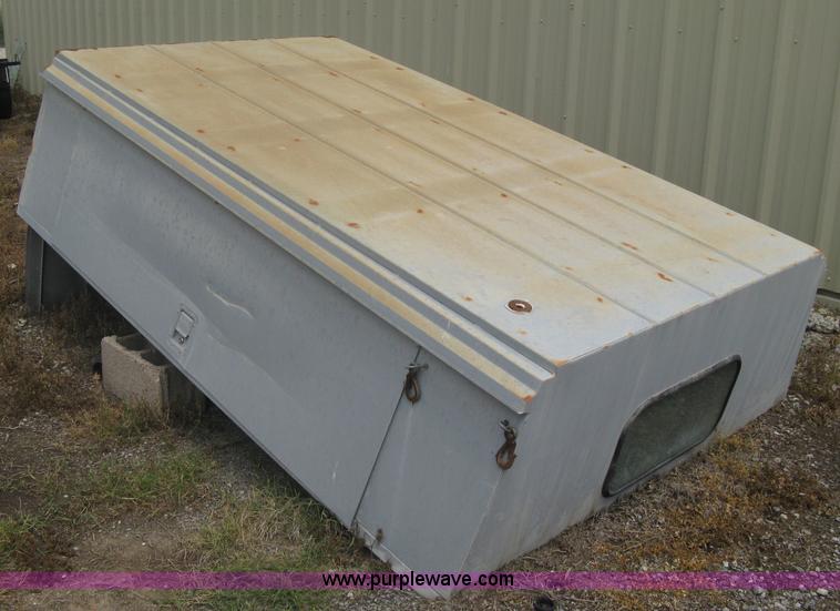 Reading utility bed topper in Catoosa, OK Item A6298 sold Purple Wave