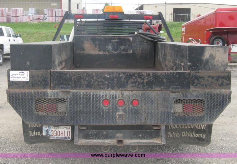 image for item A6304 2005 Chevrolet Silverado C3500 extended cab pickup truck