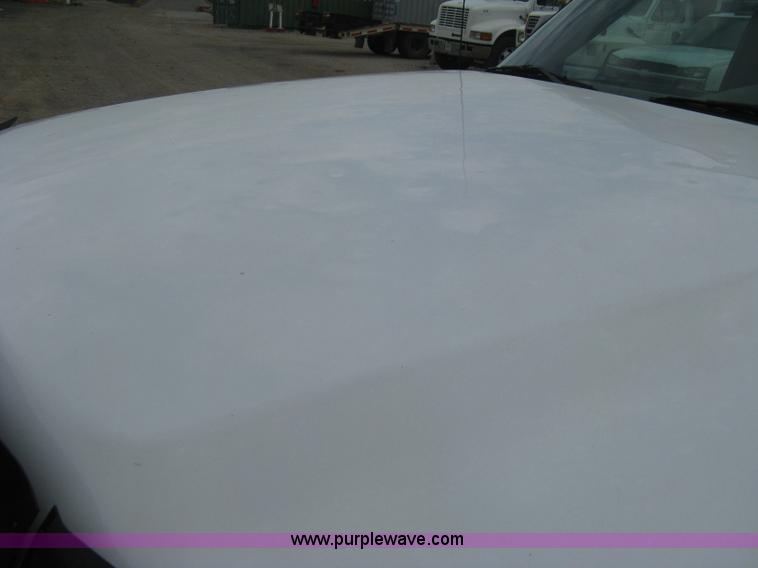 image for item A6304 2005 Chevrolet Silverado C3500 extended cab pickup truck