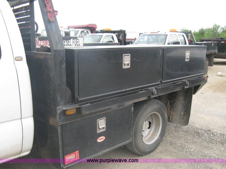 image for item A6304 2005 Chevrolet Silverado C3500 extended cab pickup truck