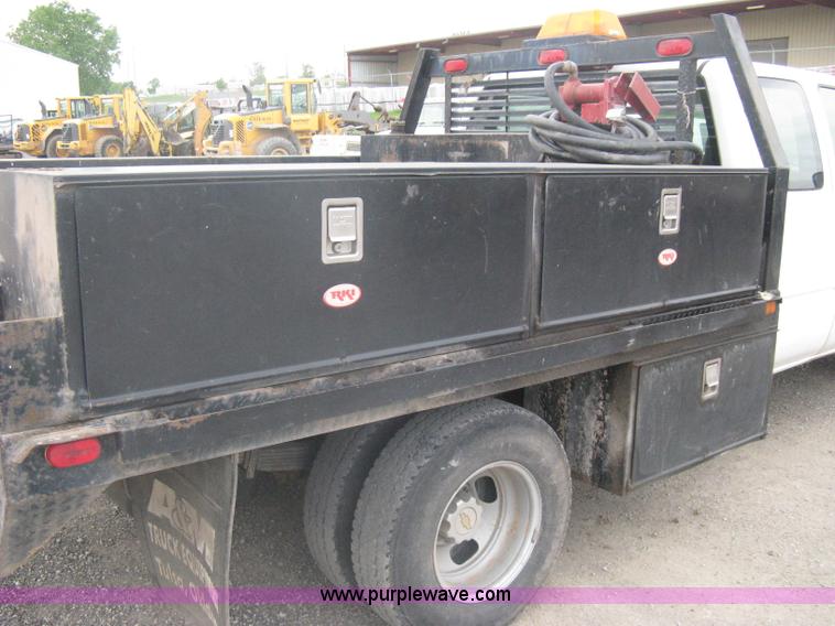 image for item A6304 2005 Chevrolet Silverado C3500 extended cab pickup truck