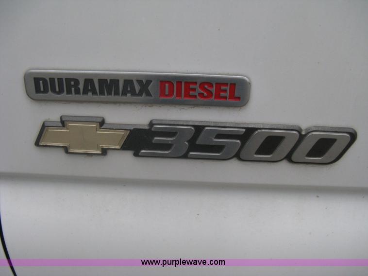 image for item A6305 2005 Chevrolet Silverado C3500 extended cab pickup truck