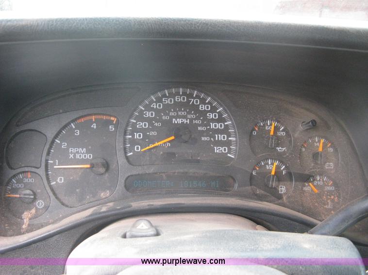 image for item A6305 2005 Chevrolet Silverado C3500 extended cab pickup truck