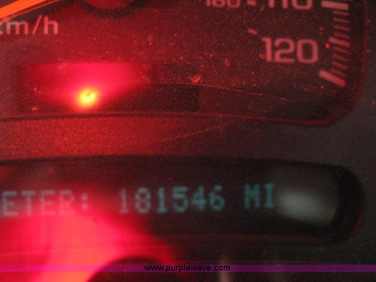 image for item A6305 2005 Chevrolet Silverado C3500 extended cab pickup truck