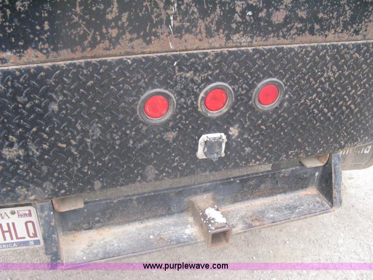 image for item A6305 2005 Chevrolet Silverado C3500 extended cab pickup truck