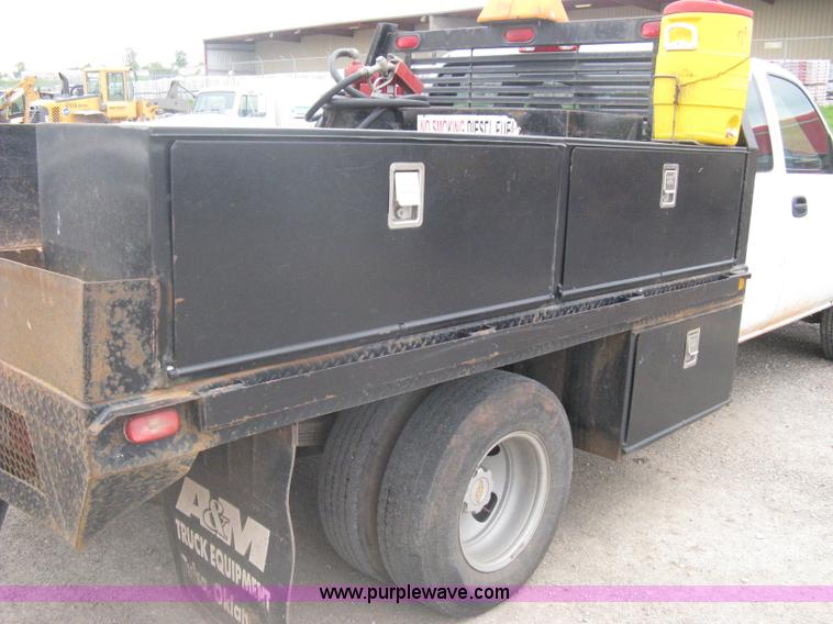 image for item A6305 2005 Chevrolet Silverado C3500 extended cab pickup truck