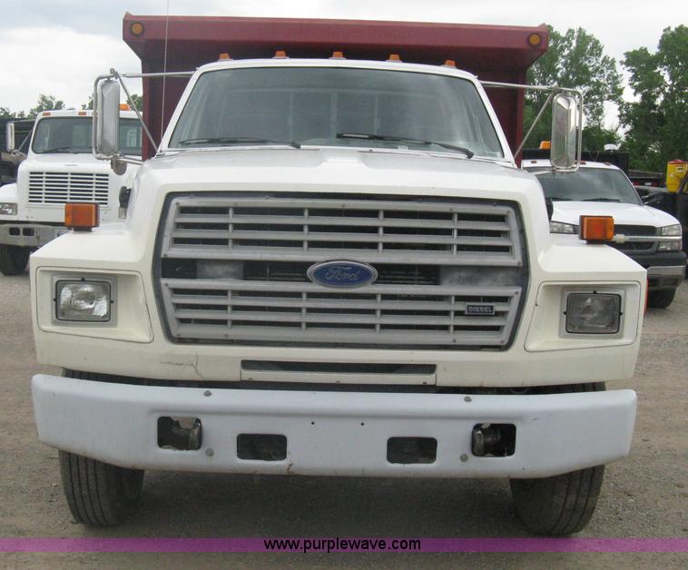 image for item A6307 1991 Ford F700 flatbed dump truck