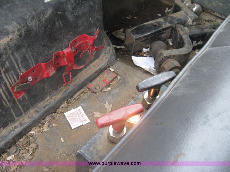 image for item A6307 1991 Ford F700 flatbed dump truck