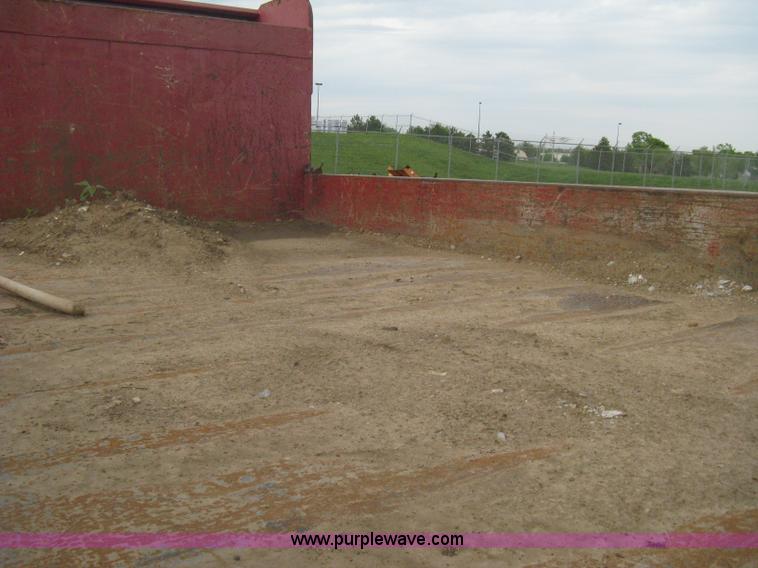 image for item A6307 1991 Ford F700 flatbed dump truck