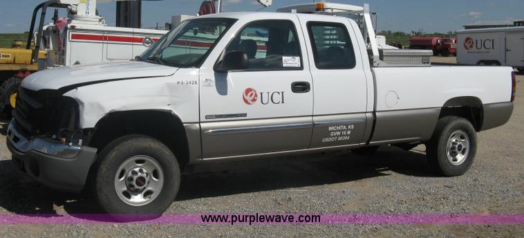 image for item A6317 2005 GMC Sierra 2500 HD long bed extended cab