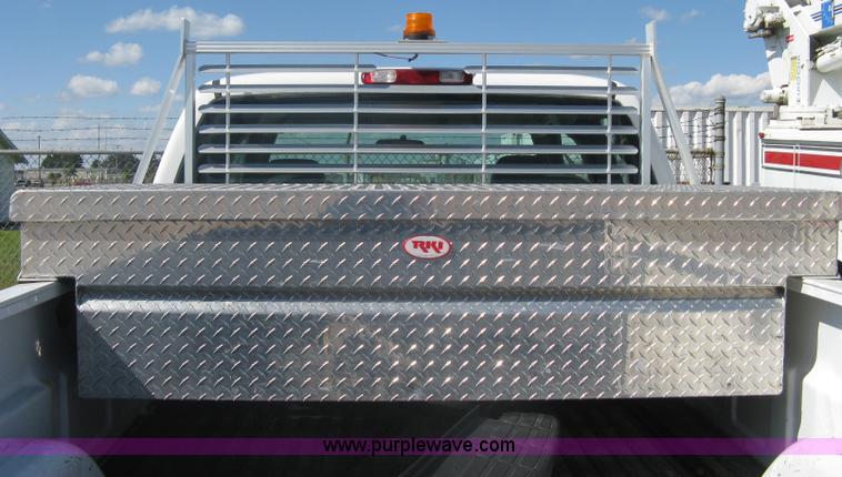 image for item A6317 2005 GMC Sierra 2500 HD long bed extended cab