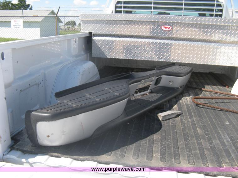 image for item A6317 2005 GMC Sierra 2500 HD long bed extended cab