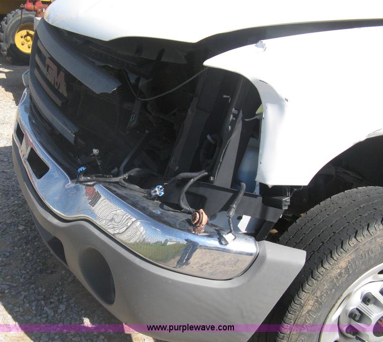 image for item A6317 2005 GMC Sierra 2500 HD long bed extended cab