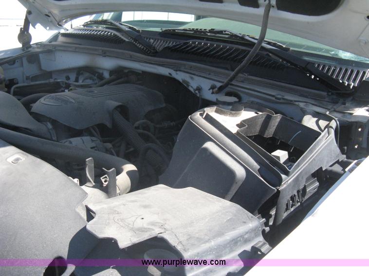 image for item A6317 2005 GMC Sierra 2500 HD long bed extended cab