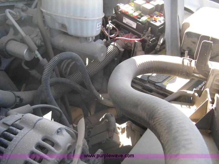 image for item A6317 2005 GMC Sierra 2500 HD long bed extended cab