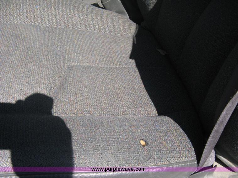 image for item A6317 2005 GMC Sierra 2500 HD long bed extended cab