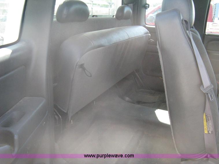 image for item A6317 2005 GMC Sierra 2500 HD long bed extended cab