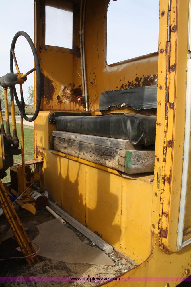 image for item A6776 Caterpillar 212 motor grader