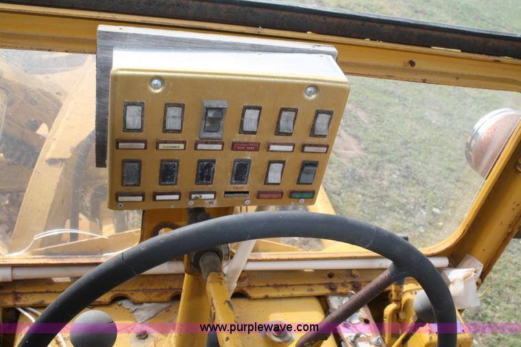 image for item A6776 Caterpillar 212 motor grader