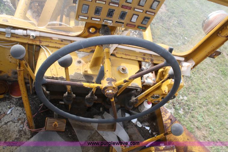 image for item A6776 Caterpillar 212 motor grader