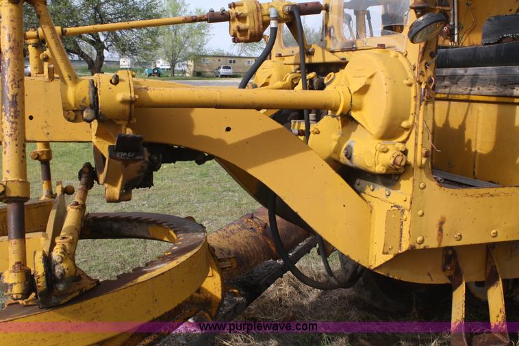 image for item A6776 Caterpillar 212 motor grader