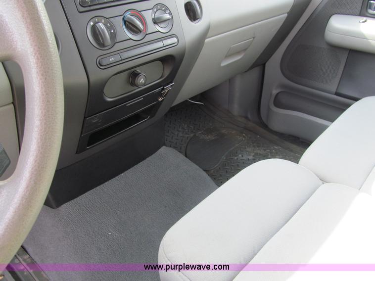 image for item A7509 2007 Ford F150 XLT SuperCab pickup truck