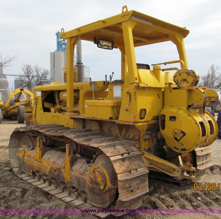 image for item A7510 1976 Caterpillar D6C tractor