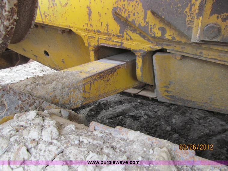 image for item A7510 1976 Caterpillar D6C tractor