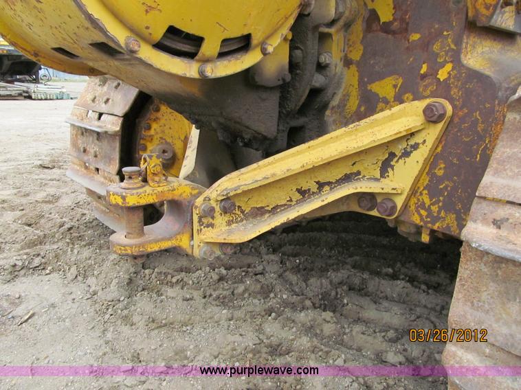 image for item A7510 1976 Caterpillar D6C tractor