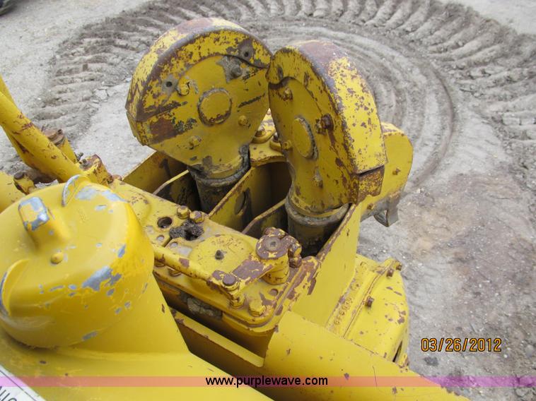 image for item A7510 1976 Caterpillar D6C tractor