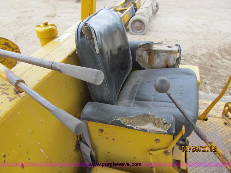 image for item A7510 1976 Caterpillar D6C tractor