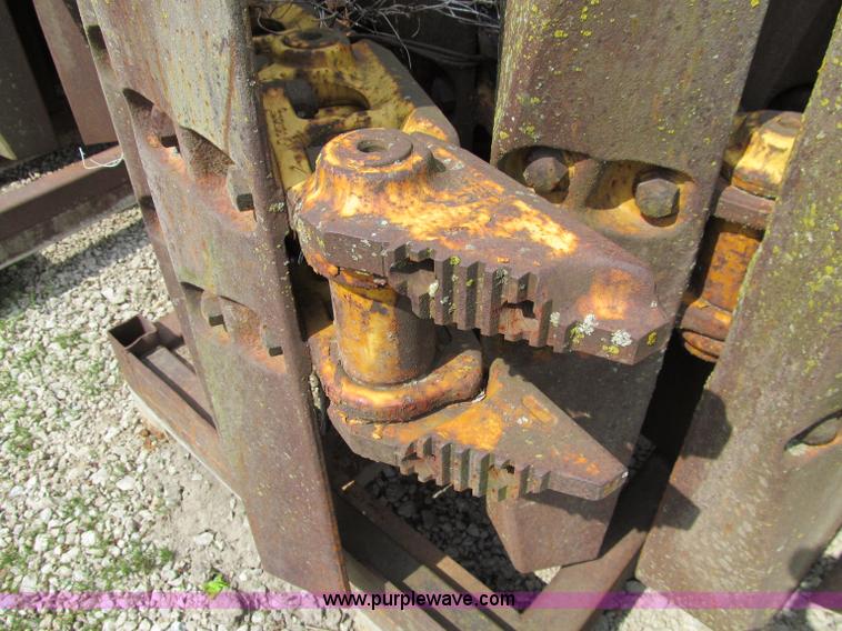 image for item A8213 Set of John Deere 850C dozer tracks