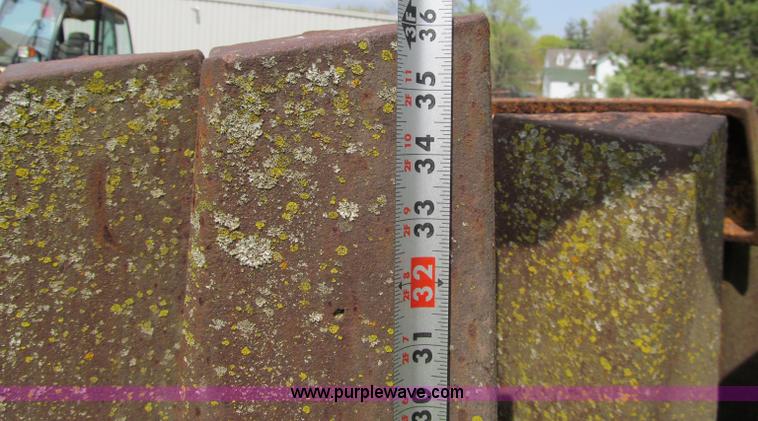 image for item A8213 Set of John Deere 850C dozer tracks