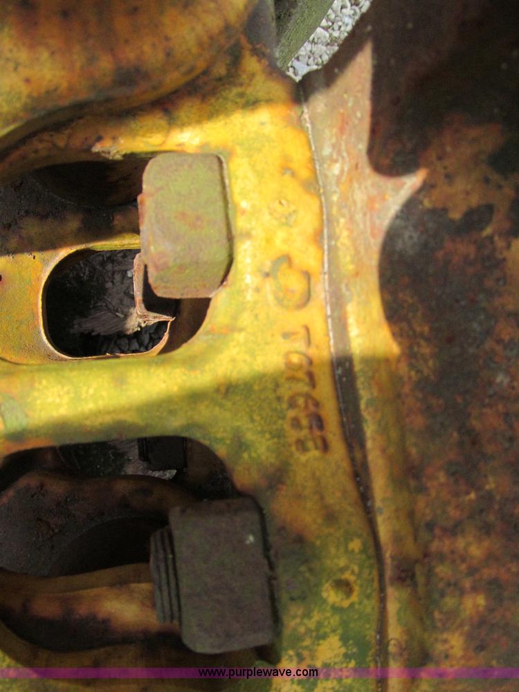 image for item A8213 Set of John Deere 850C dozer tracks