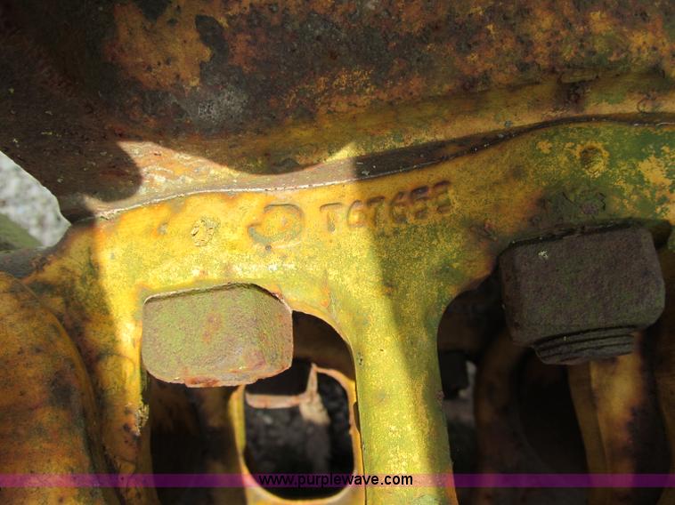 image for item A8213 Set of John Deere 850C dozer tracks