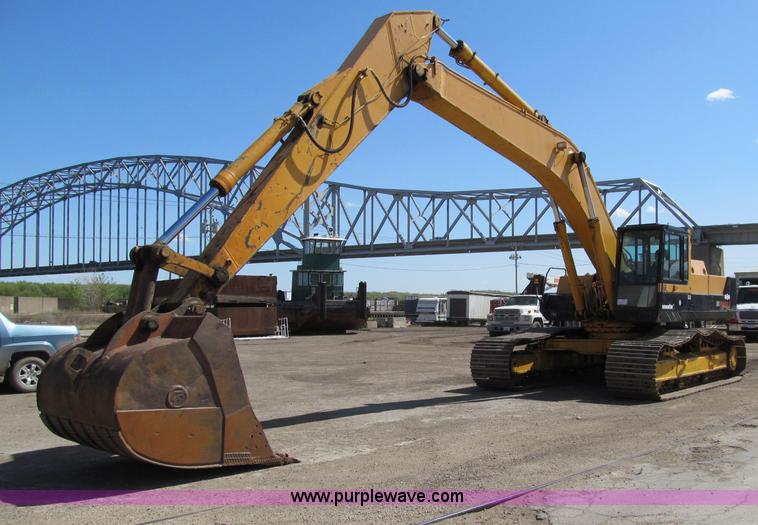 image for item A8249 Komatsu PC400LC-3 excavator