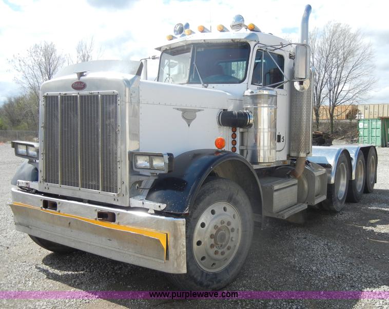 image for item B1178 1985 Peterbilt 359 semi truck