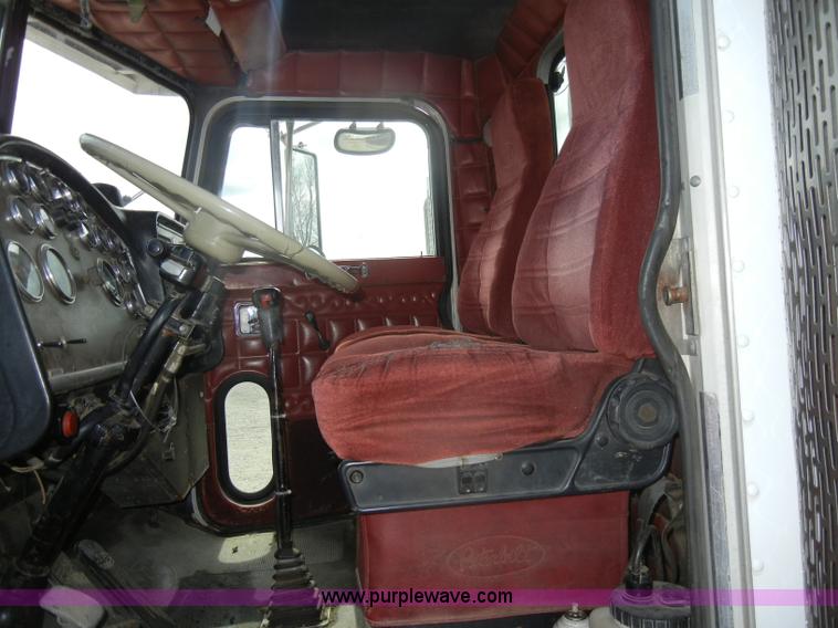 image for item B1178 1985 Peterbilt 359 semi truck