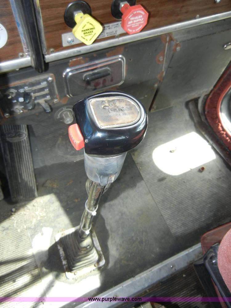 image for item B1178 1985 Peterbilt 359 semi truck