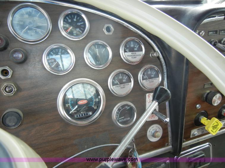 image for item B1178 1985 Peterbilt 359 semi truck