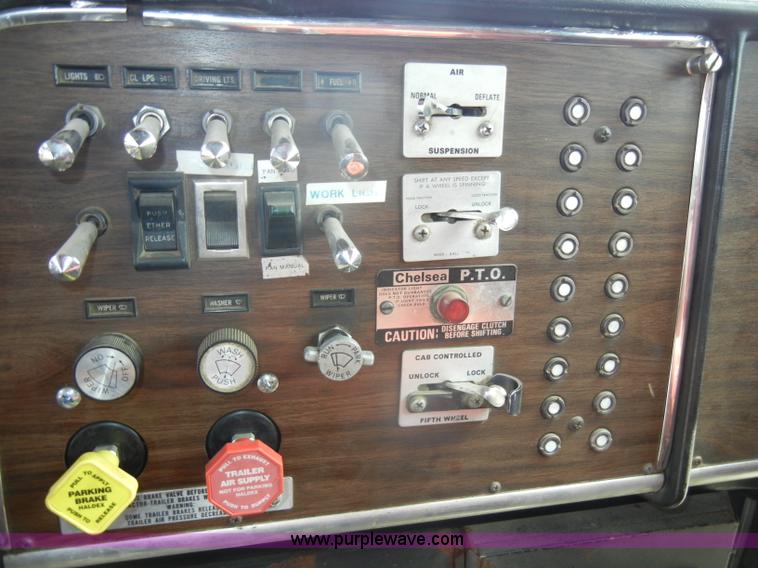 image for item B1178 1985 Peterbilt 359 semi truck