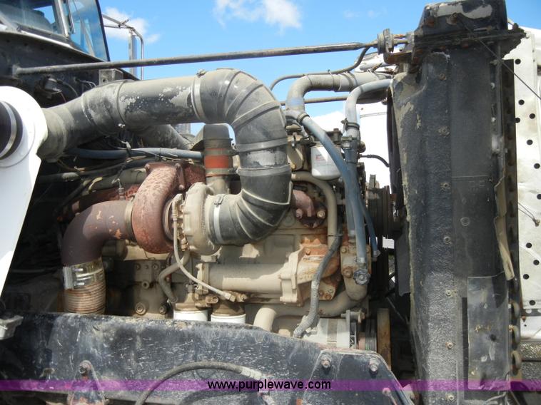 image for item B1178 1985 Peterbilt 359 semi truck