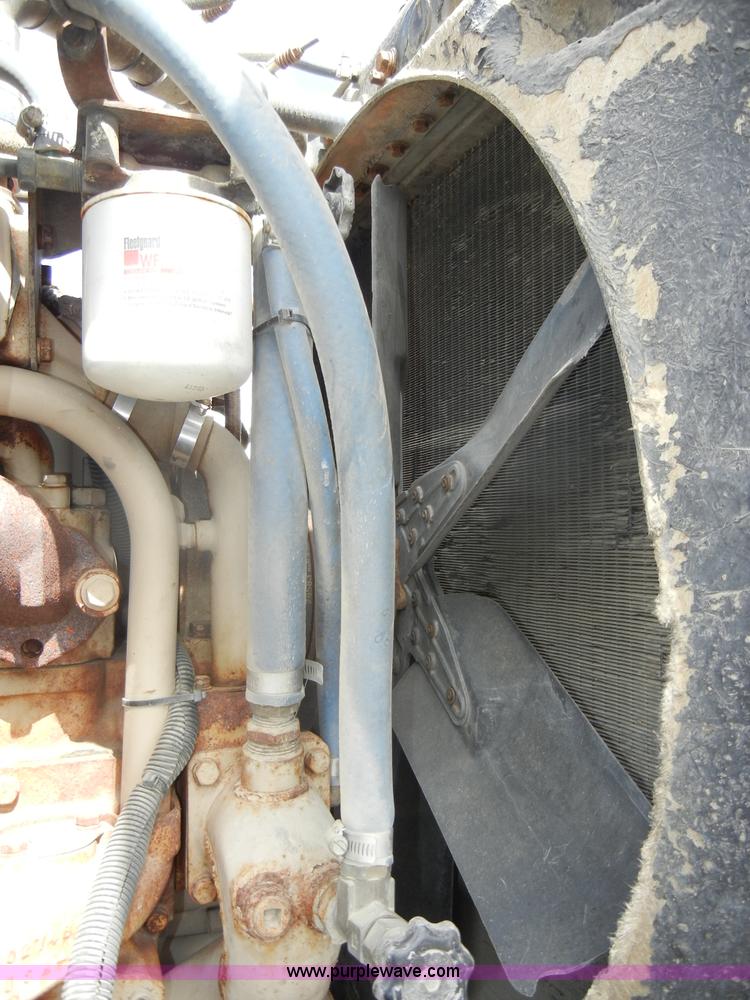 image for item B1178 1985 Peterbilt 359 semi truck