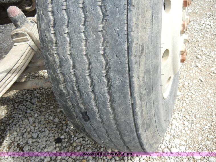 image for item B1178 1985 Peterbilt 359 semi truck