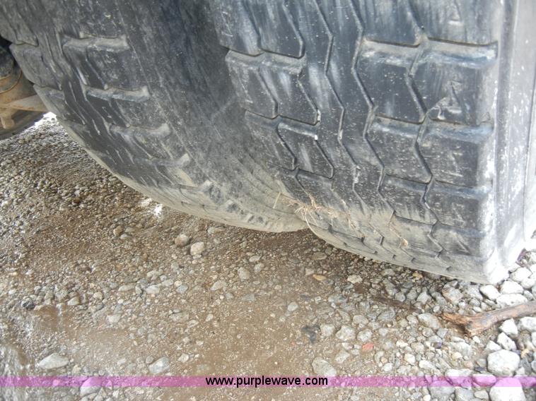 image for item B1178 1985 Peterbilt 359 semi truck