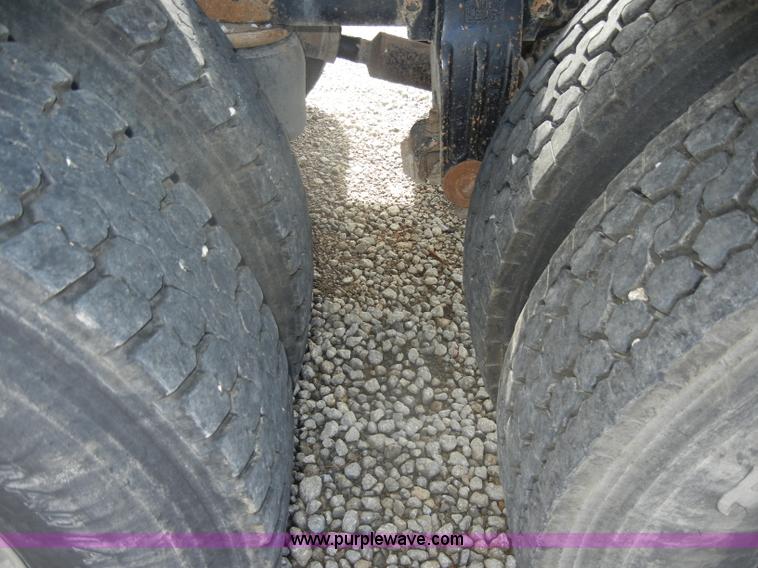 image for item B1178 1985 Peterbilt 359 semi truck