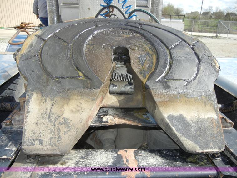 image for item B1178 1985 Peterbilt 359 semi truck