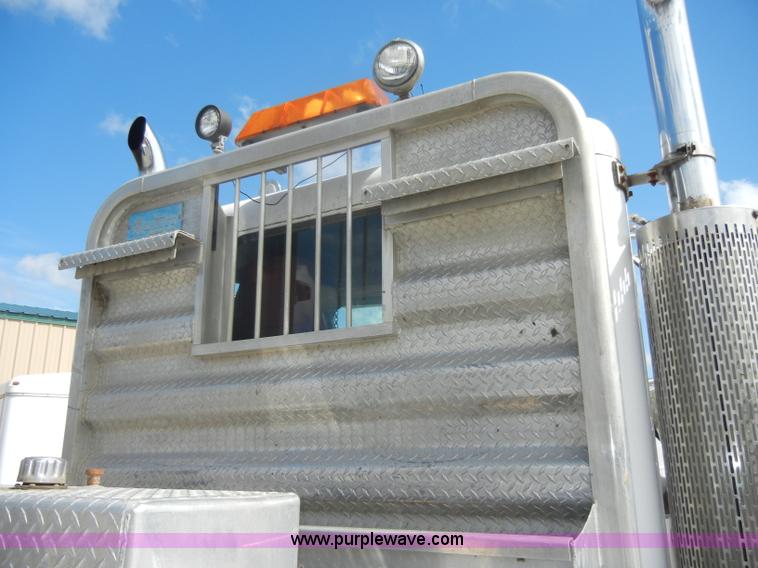 image for item B1178 1985 Peterbilt 359 semi truck