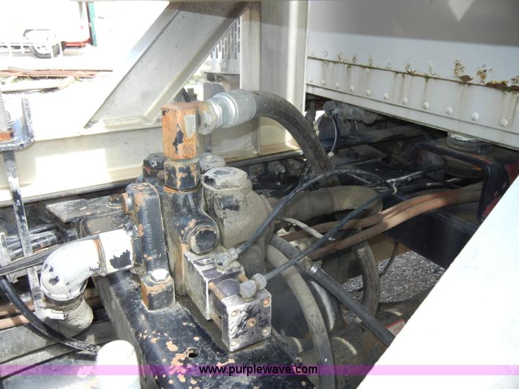 image for item B1178 1985 Peterbilt 359 semi truck